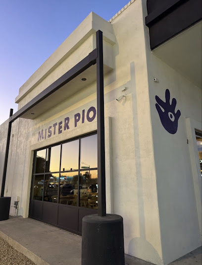 Mister Pio, Phoenix